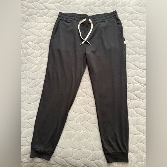 Pair of Vuori Performance Joggers, size large - Picture 4 of 12